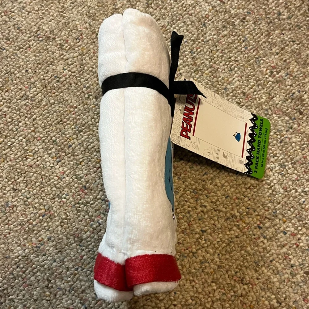 🆕 Peanuts Snoopy Puffer Coat Hand Towels 2 Pack